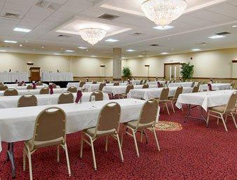 Ramada Convention Center Eau Claire Hotel ภายนอก รูปภาพ