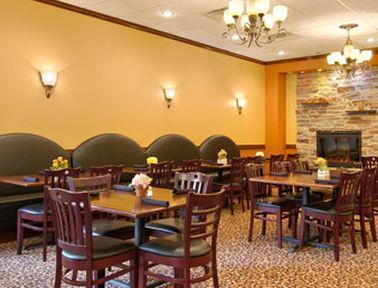 Ramada Convention Center Eau Claire Hotel ร้านอาหาร รูปภาพ